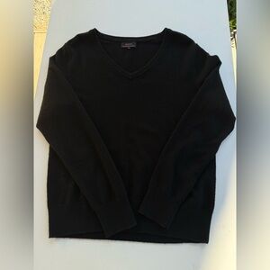 Quince Mongolian Cashmere Elegant Black V-Neck Sweater